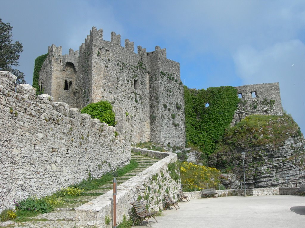 Erice-entrata del castello by Verbal Kint