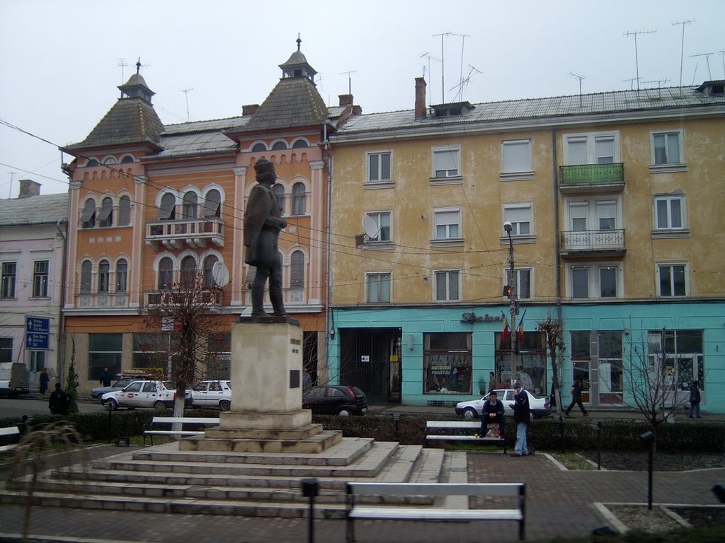 Statuia lui Avram Iancu din Piata Republicii - Turda by anonim44