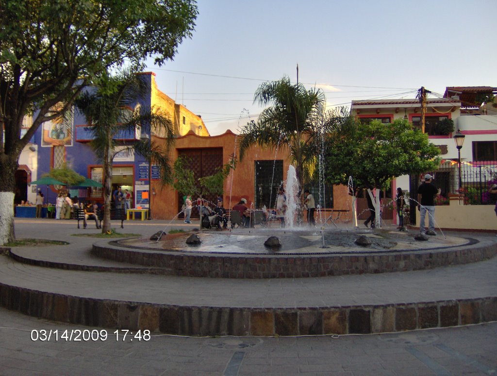 Main entrance to Tlaquepaque and Fountain * Entrada Principal a Tlaquepaque y Fuente. by Jose Antonio Zarazua…