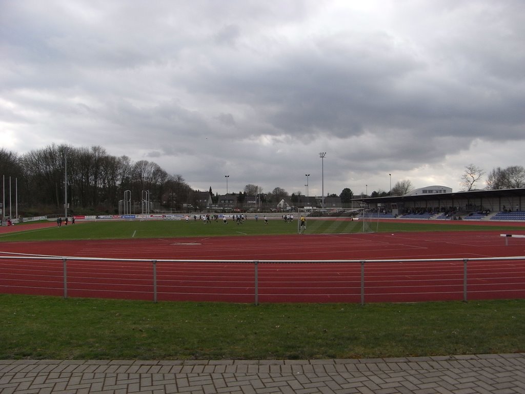 Jahnstadion Bottrop by MartinRadespiel