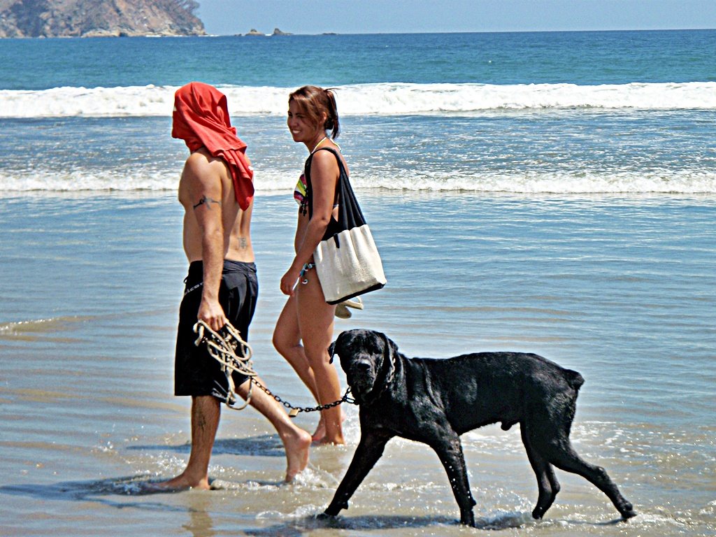 TURISTAS EN PLAYA SAMARA-GUANACASTE by Yamil Herrera A