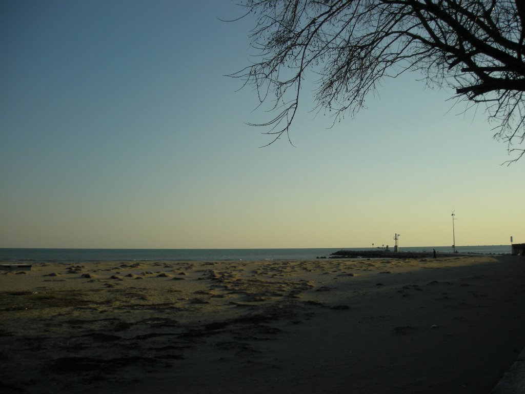 Spiaggia di Grado. by Tony Mininni