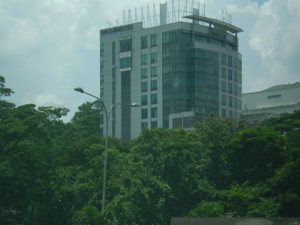 Office beside Semantan Avenue Suites by shaurwei