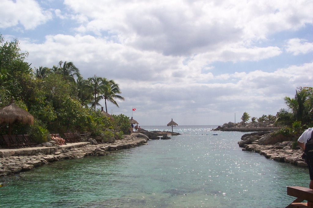 Caleta de Xcaret by REGA