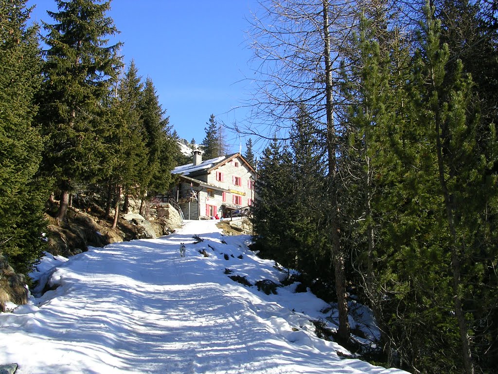 Rifugio Palù by Joe Giordani