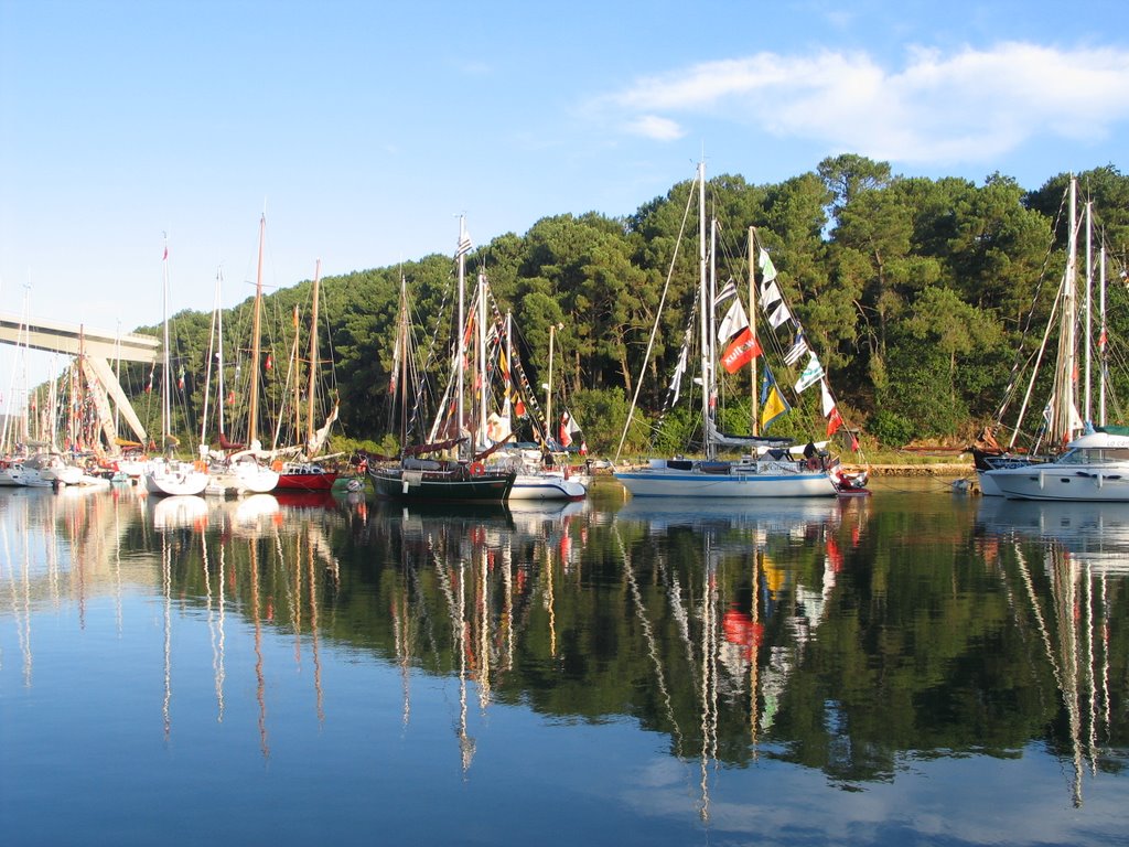 56400 Auray, France by Bernard BAILLY