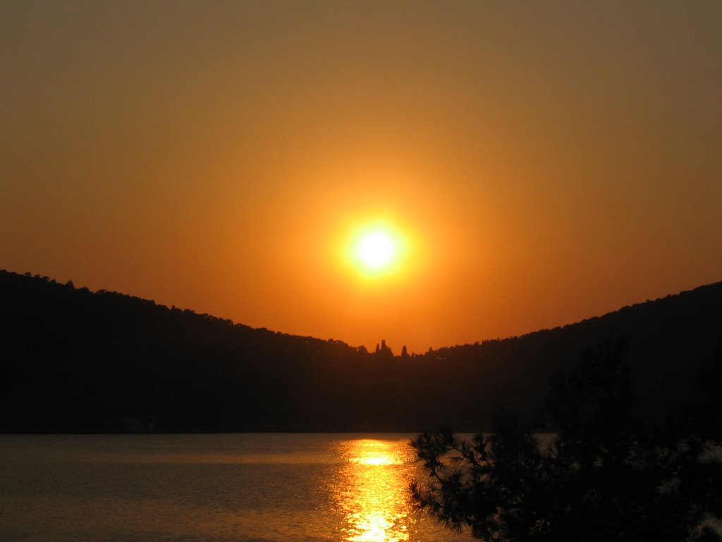 Sedef Adası Gün batımı by Fazıl Okudan