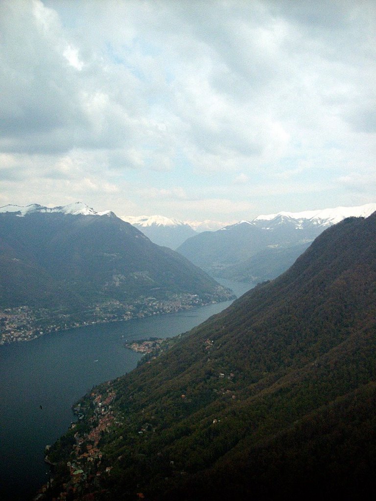 Vista sul lago di Como dal Faro di Brunate by pinkpink