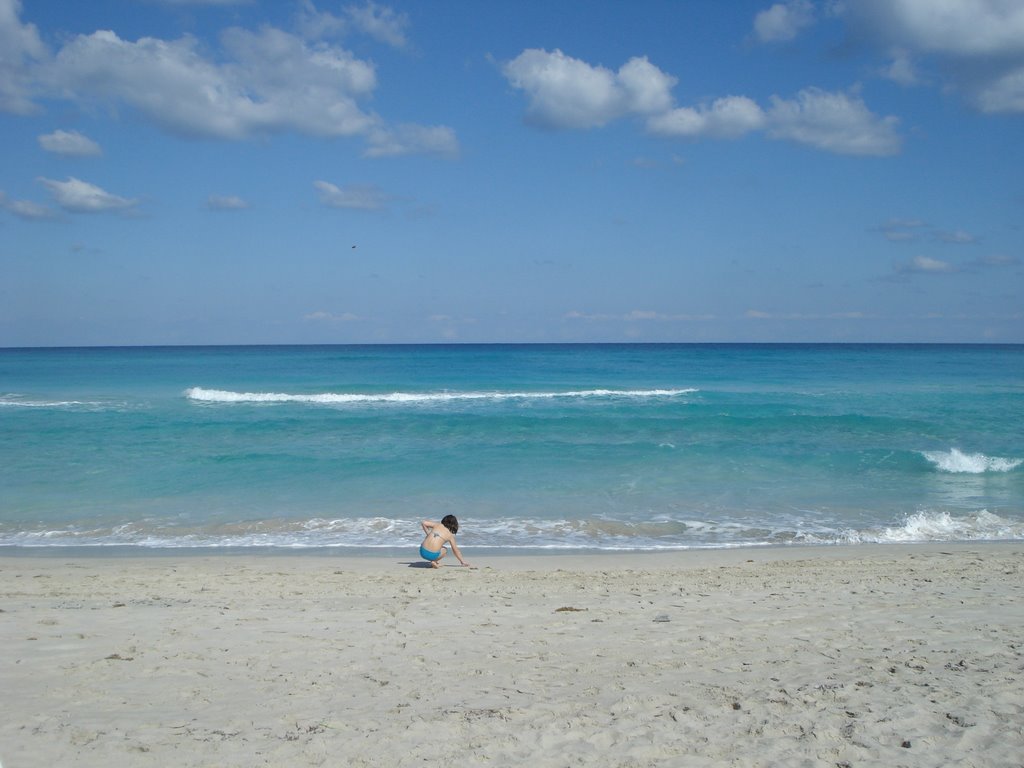 Varadero, Cuba by liviumuncaciu