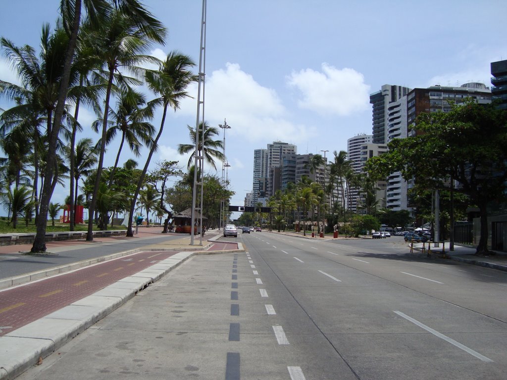 Recife-Pe - Avenida Boa Viagem by Walter  Leite