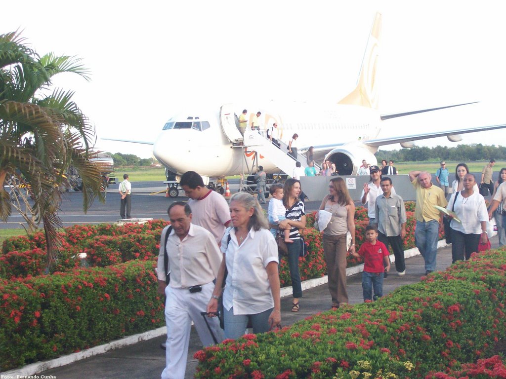 AEROPORTO RENATO MOREIRA - DESEMBARQUE by Nando Cunha