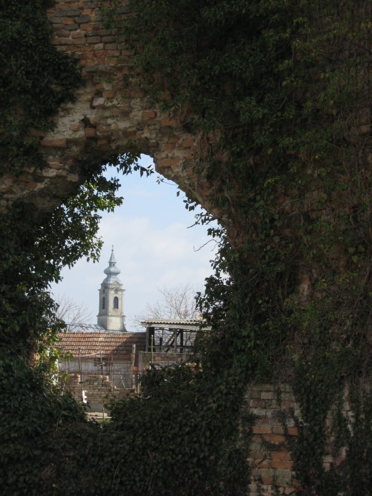 Hole in the fortress wall by sonjamar