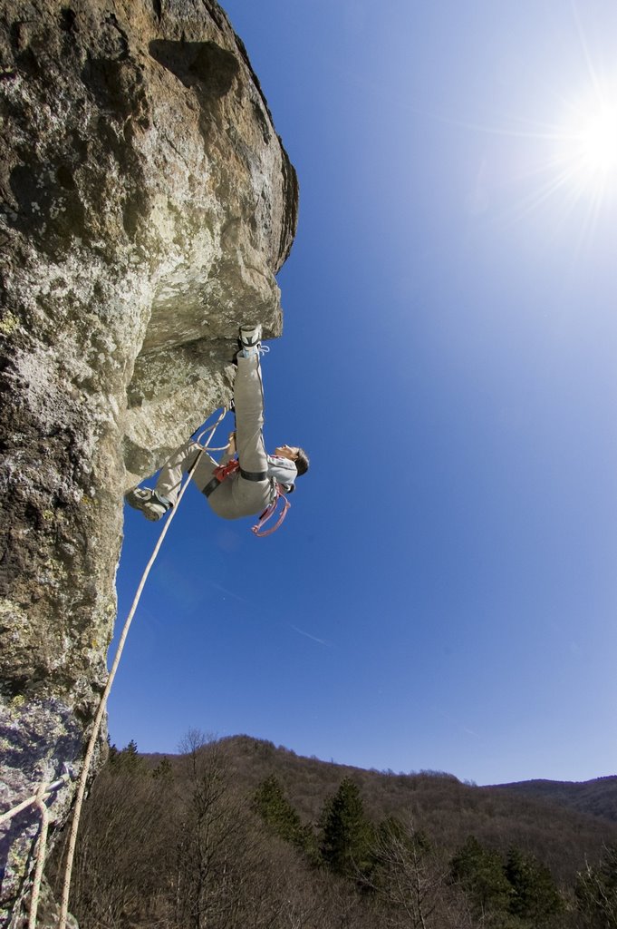 Manuà Climbing by wild