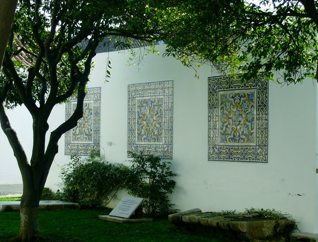 Faro (Azulejos decorativos, um saber que importa preservar) by Majoca