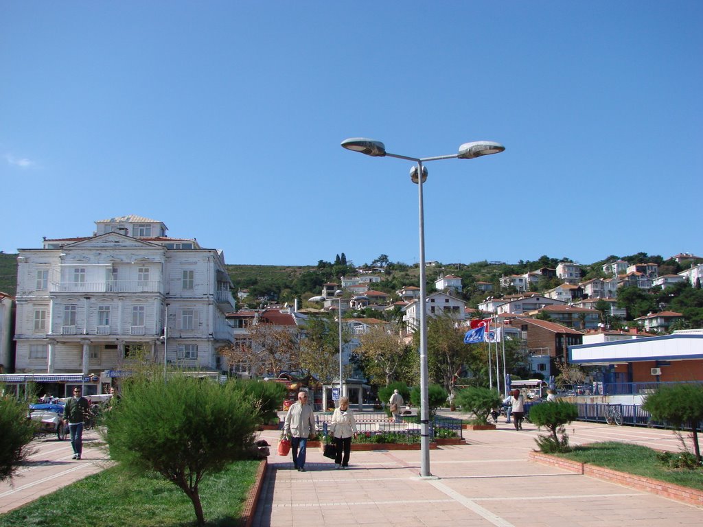 İstanbul/Burgazada İskele önü ve Burgas Palas by bucobanoglu