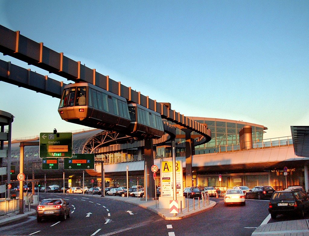 Flughafen Düsseldorf by westfale1958