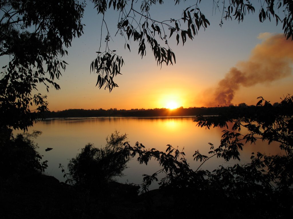 Atardecer aumado- Costa de Salto by SOL Latino