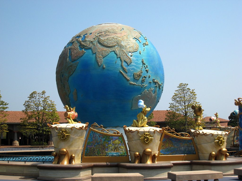 Tokyo Disney Sea - Entrance by mikazuki