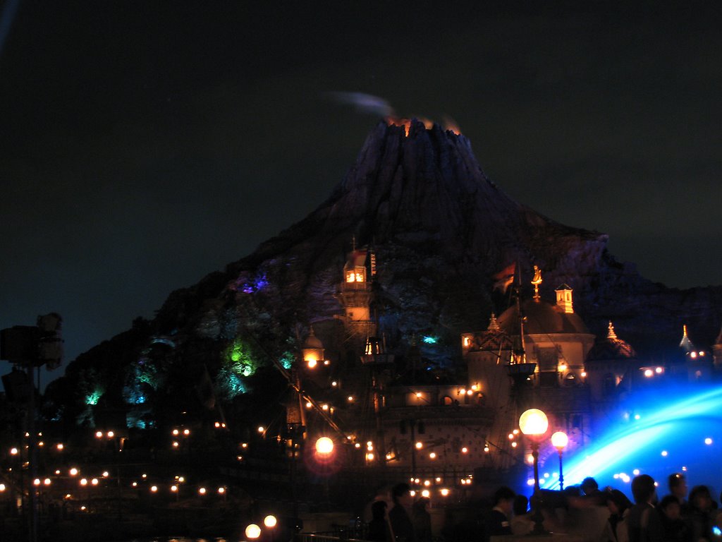 Tokyo Disney Sea - Mysterious Island(night) by mikazuki