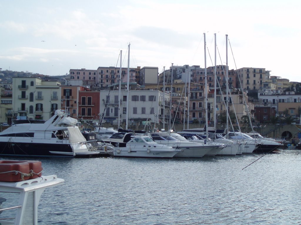 POZZUOLI - yacht nel porto by ferdonio