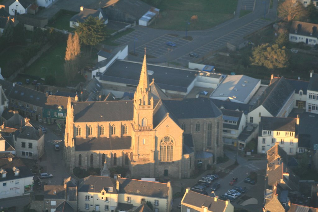 L'église de Plouhinec, vue d'avion by f.  madic