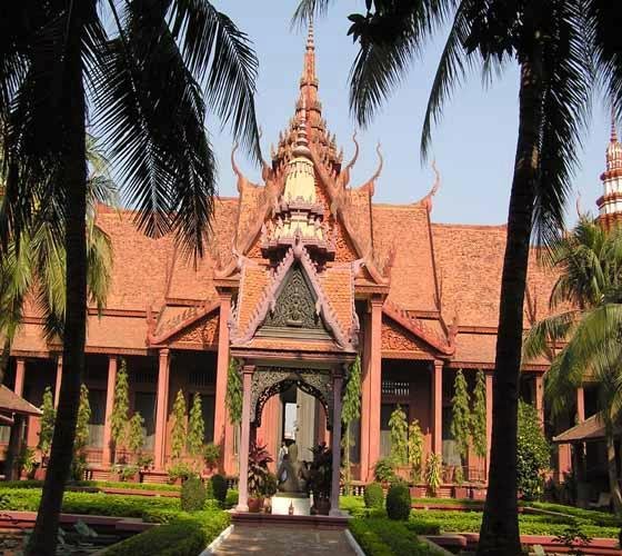 Cambodia National Museum by sereyamata