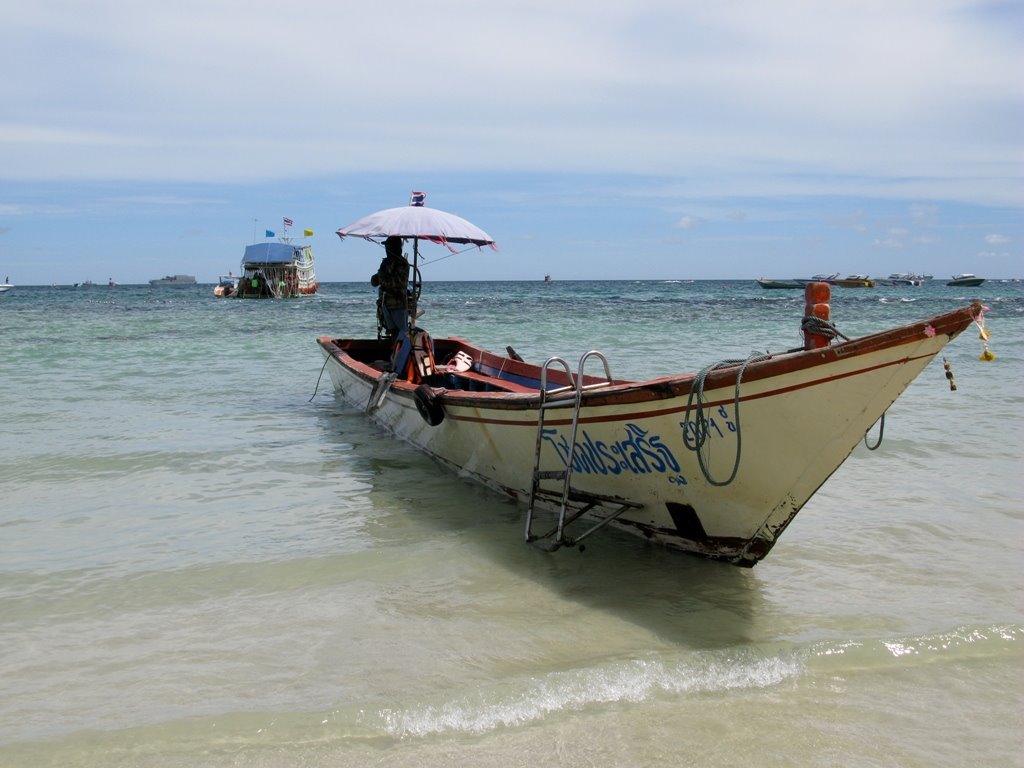 Koh Larn - Anlanden mit Boot by dampfross