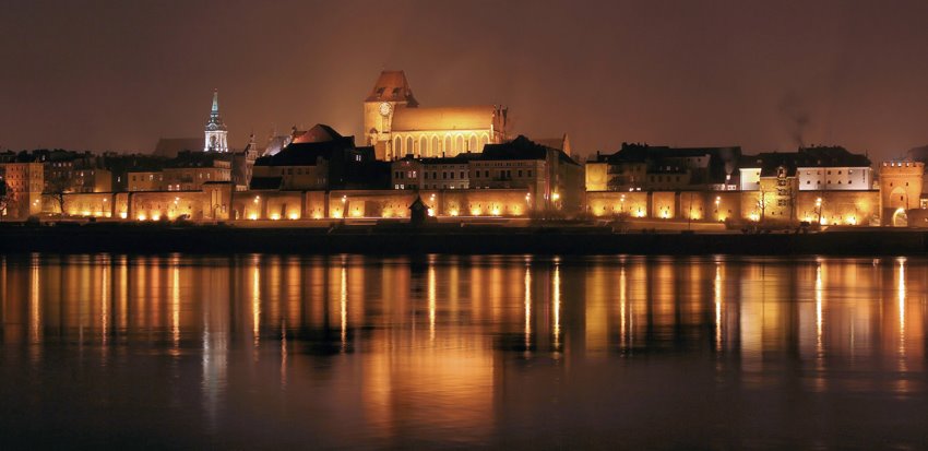 Night view of Torun City by gilermo