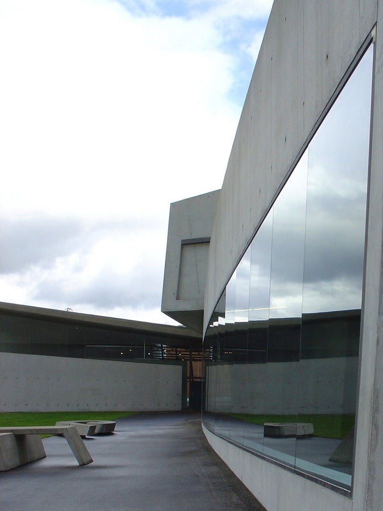 Deutschland_Baden-Württemberg_Weil am Rhein_Vitra_Feuerwehrhaus von Zaha Hadid by © ELMOKULA