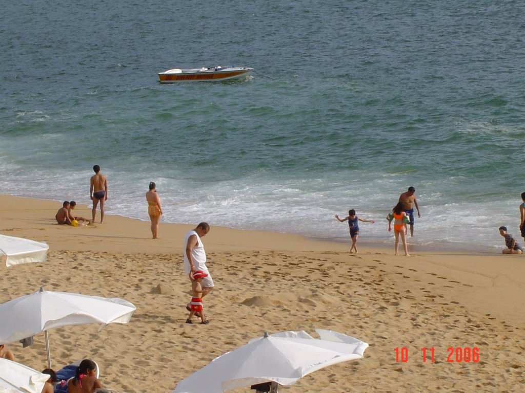 ACAPULCO, LA PLAYA by Cesar Villalobo Zamb…