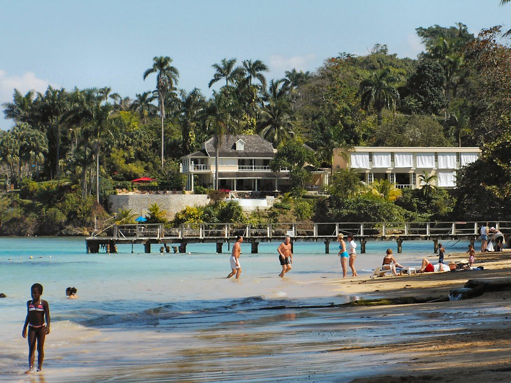 Ocho Rios Beach House by Latif Shahid