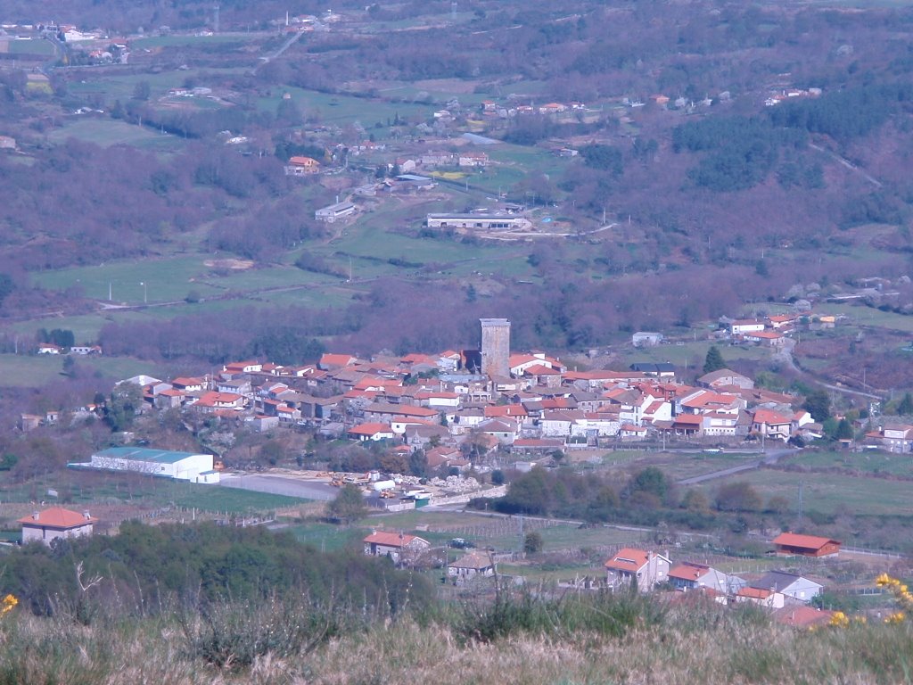 Vista de Vilanova dos Infantes by Eladio Cortizo