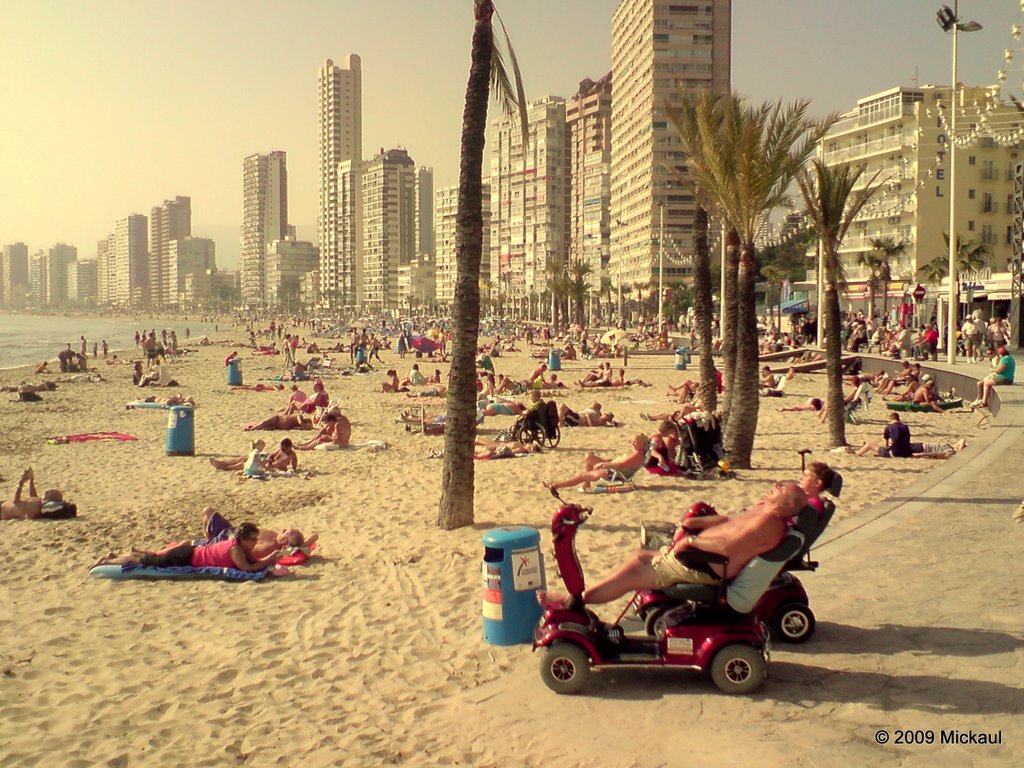 Playa Levante, Benidorm, Spain by mickaul