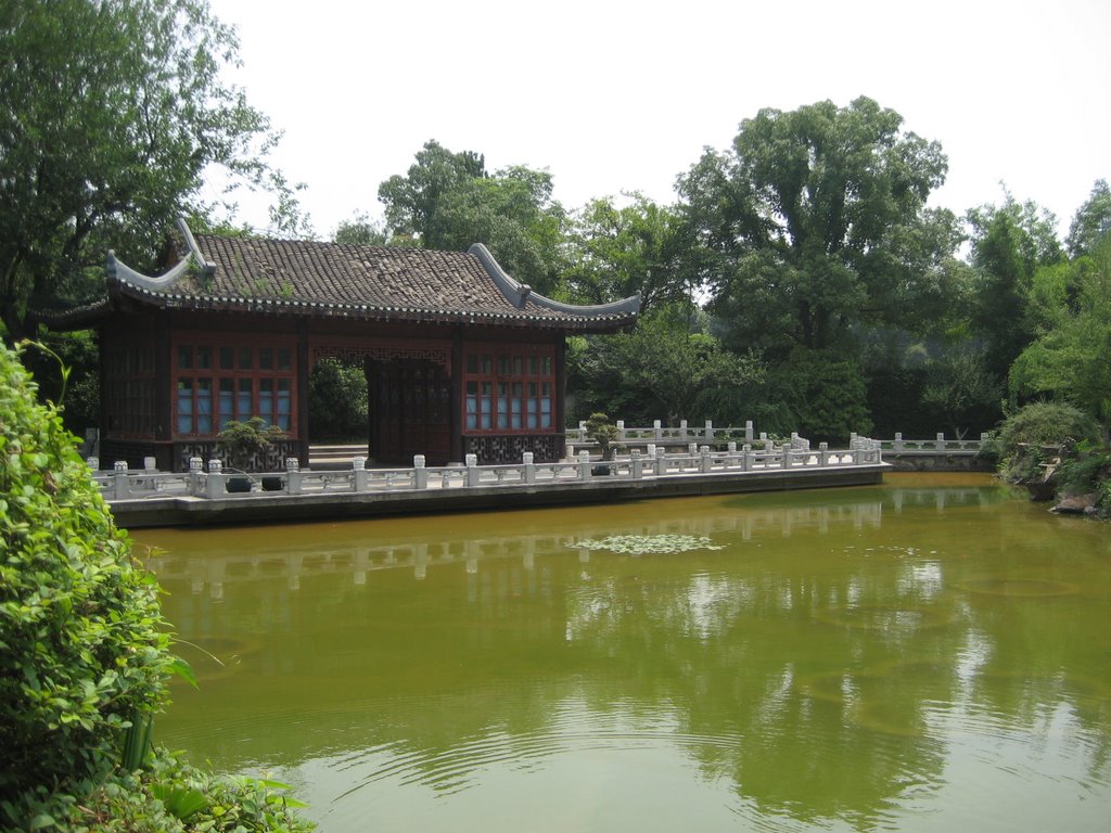 Wuhan east lake by Fanzi Benhenni