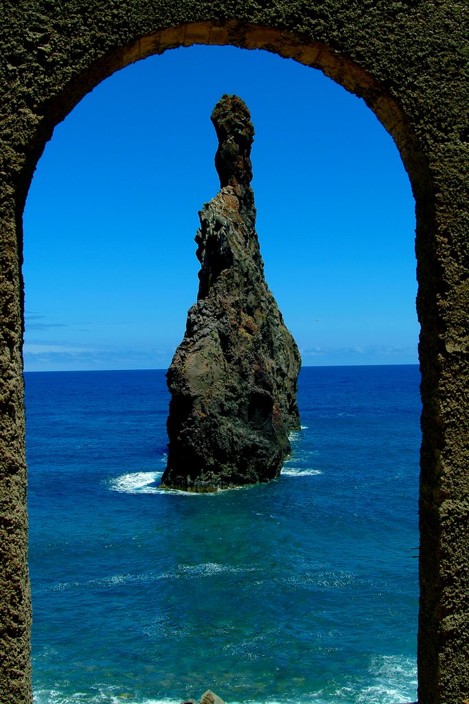 Rock near Ribeira de Janela by Stefan Bierfreund