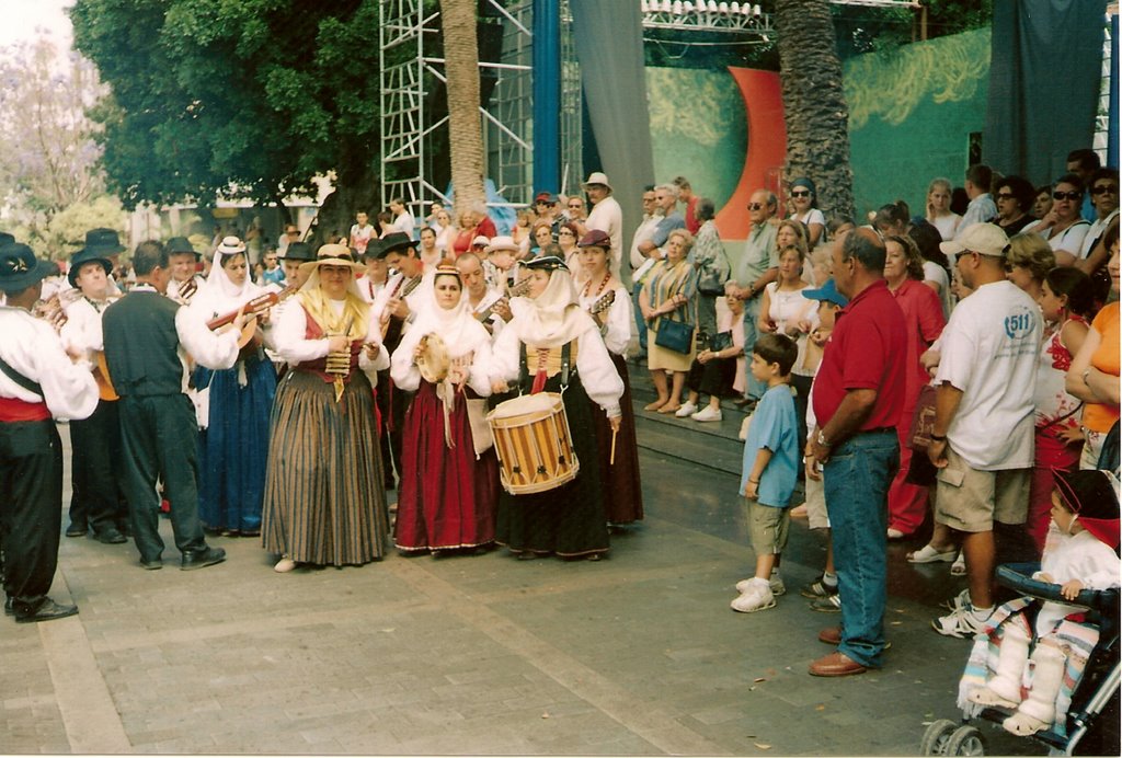 Fiesta en Los Llanos de Aridane-2 by Andrés “Analbor” Alv…