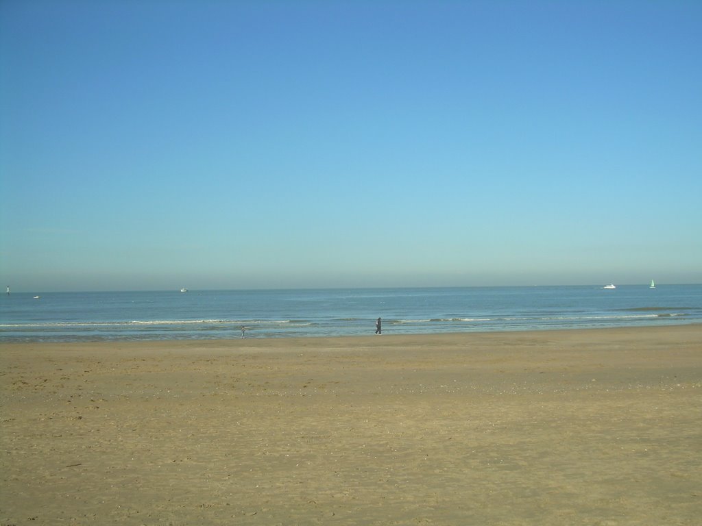 Plage de Deauville by r-75