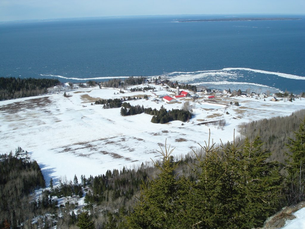 St-Fabien-sur-Mer, Rimouski by Jean-Moo