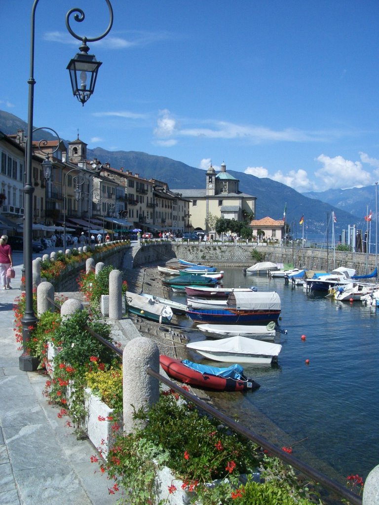 Cannobio Hafen by klausundchris