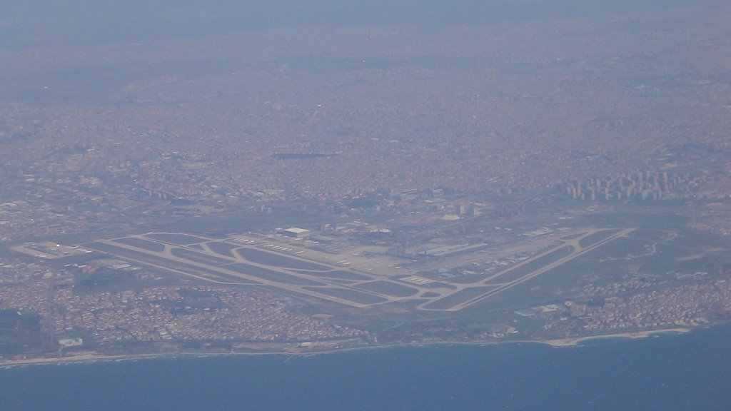 Atatürk airport by Canberk Eren