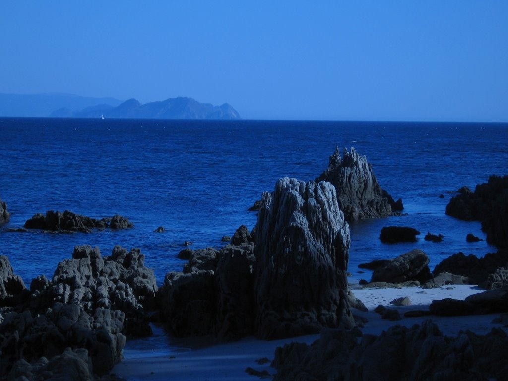 Rocas de la playa de Melide. Ons by Bei