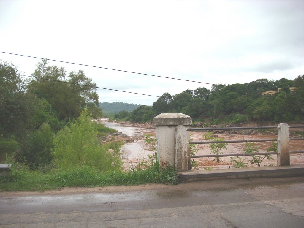 Rio Carapari - Vista Este by José Luis Fernández