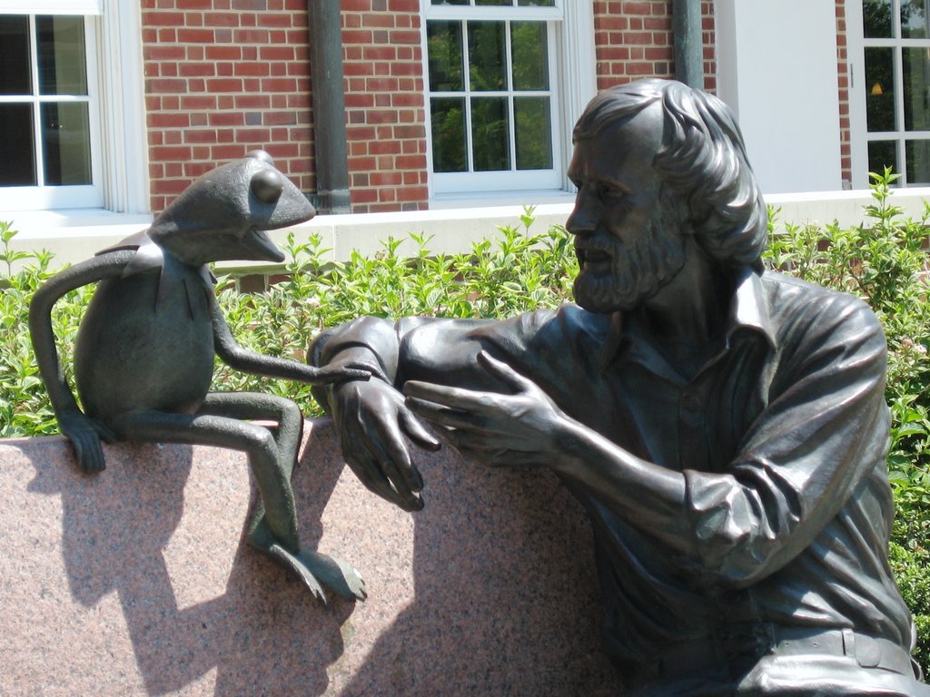 Jim Henson Statue by dwnelson