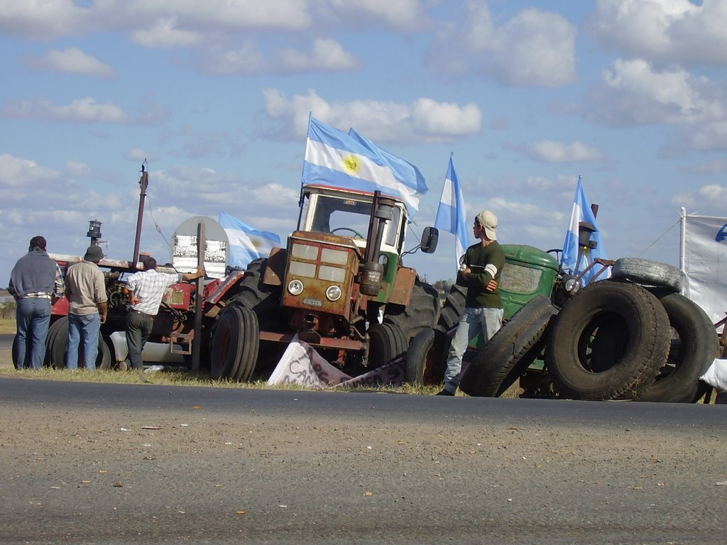 Corte de la ruta 14 - Por el futuro del campo argentino - by Panza Verde