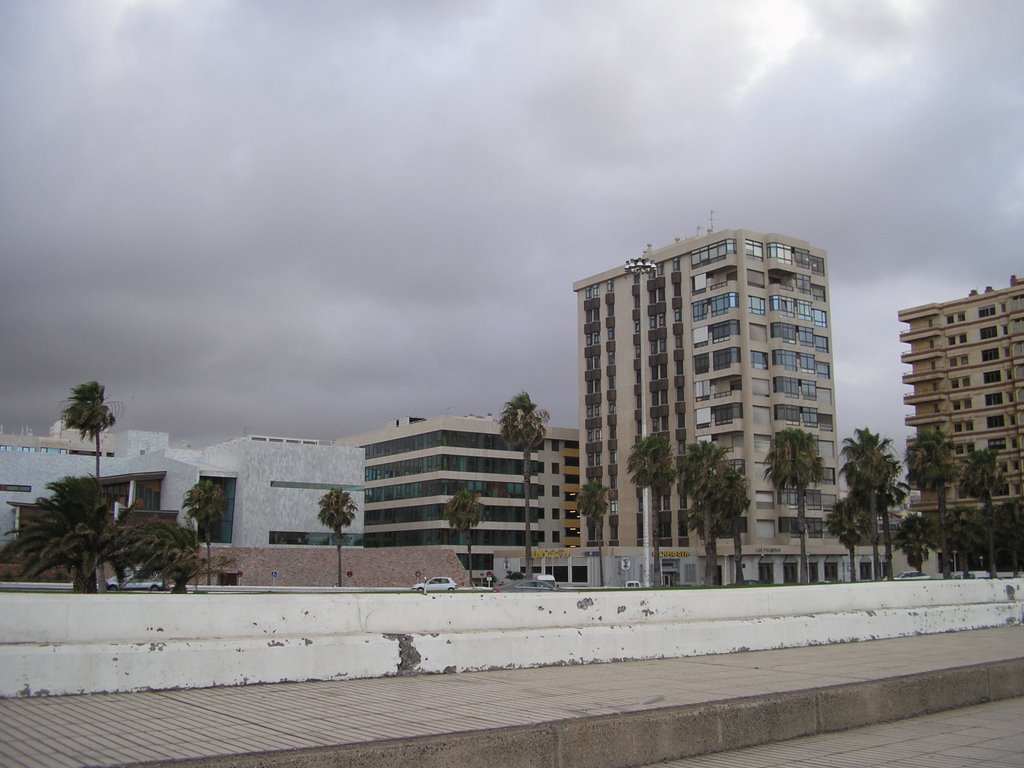 Edificio de la Avenida Marítima by gecanariasntntrs