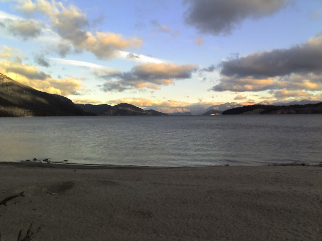 Lago Nahuel Huapi by nicolasmladineo