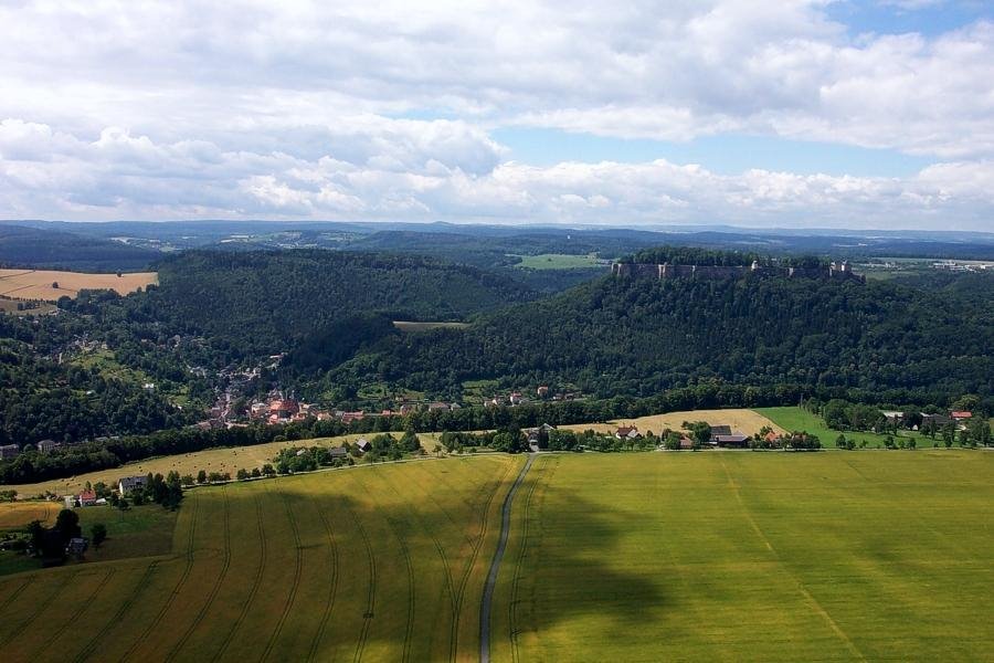 Blick vom Lilienstein zur Festung Königstein by antzen