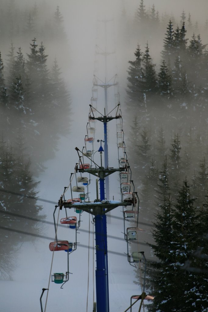 chair lift on Pancíř by ubrusle