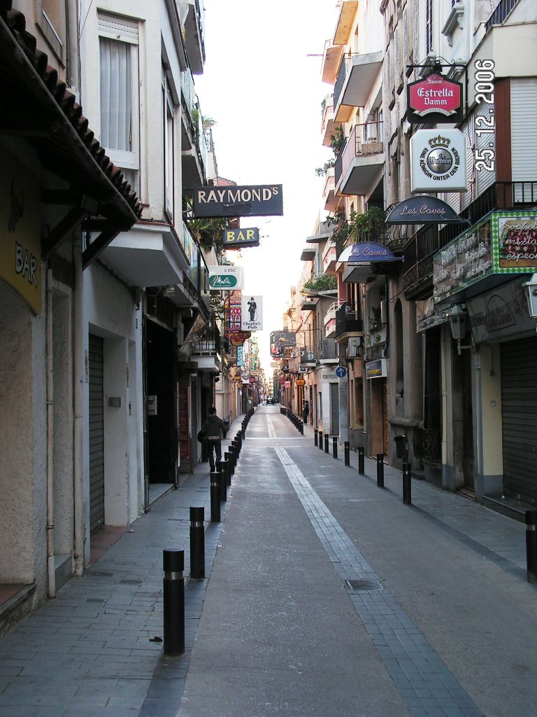 Carrer De Jovara (Chaplin) by Michael Ladefoged