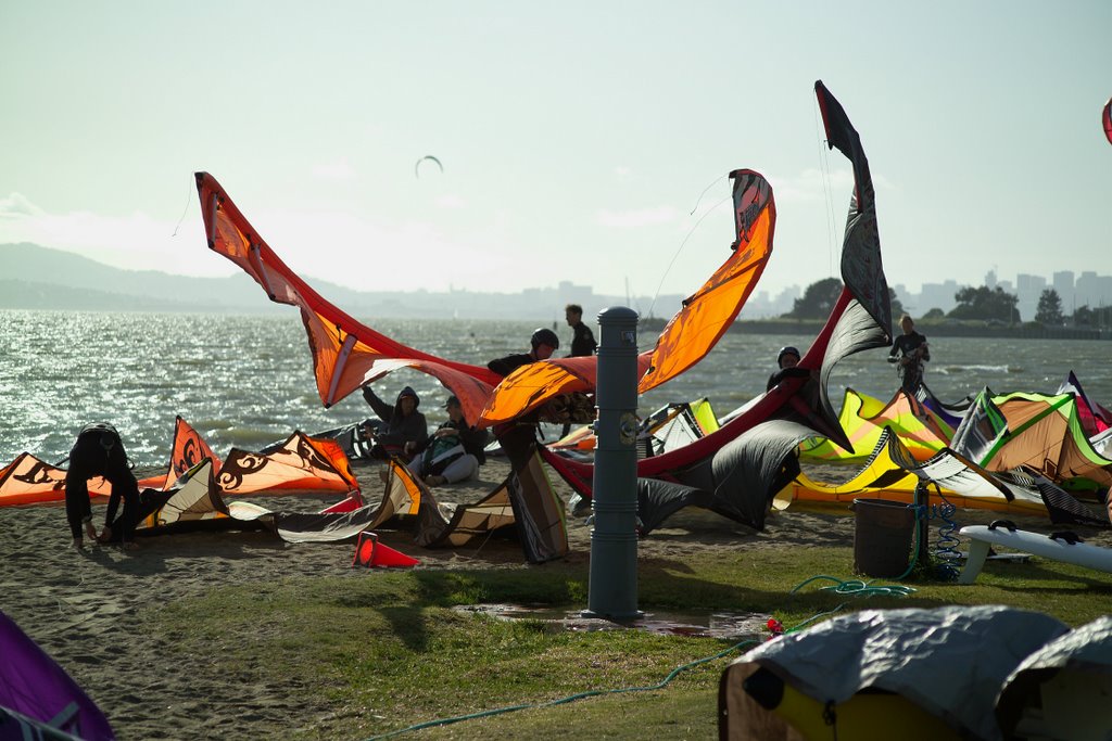 Kite Surfers by John Oliveira